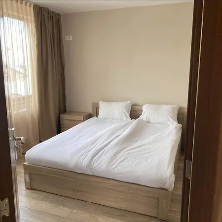 Апартамент комплекс “шадравана” *